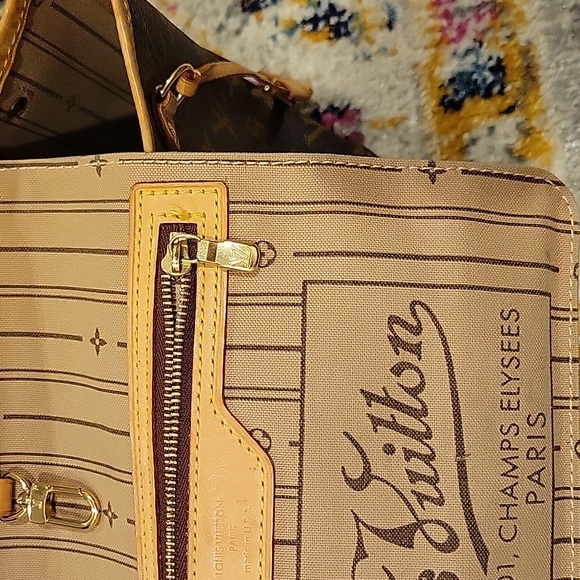 Louis Vuitton Monogram Neverfull PM - Picture 12 of 13